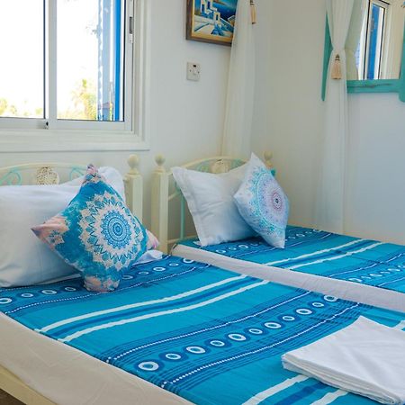 Greek Island Style 2 Bedroom Villa With Pool Next To The Sea Λάρνακα Εξωτερικό φωτογραφία