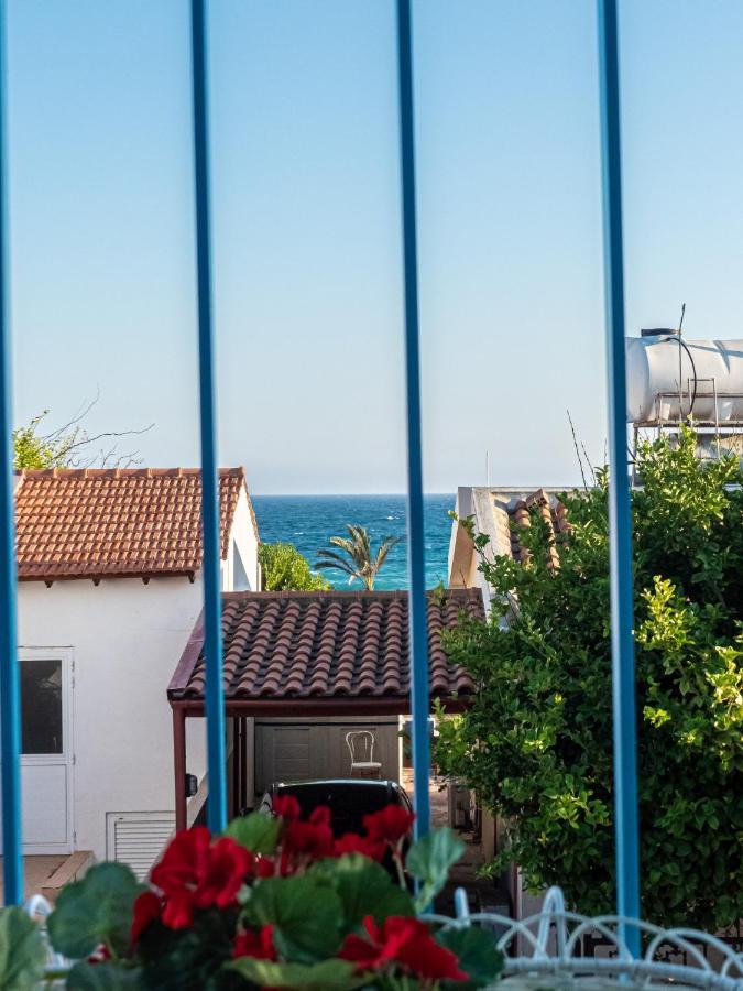 Greek Island Style 2 Bedroom Villa With Pool Next To The Sea Λάρνακα Εξωτερικό φωτογραφία