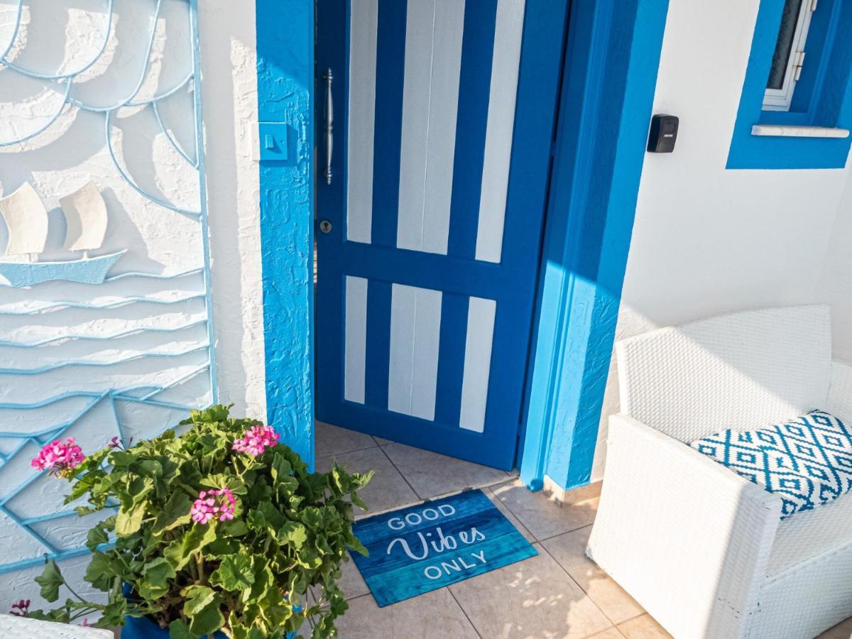 Greek Island Style 2 Bedroom Villa With Pool Next To The Sea Λάρνακα Εξωτερικό φωτογραφία