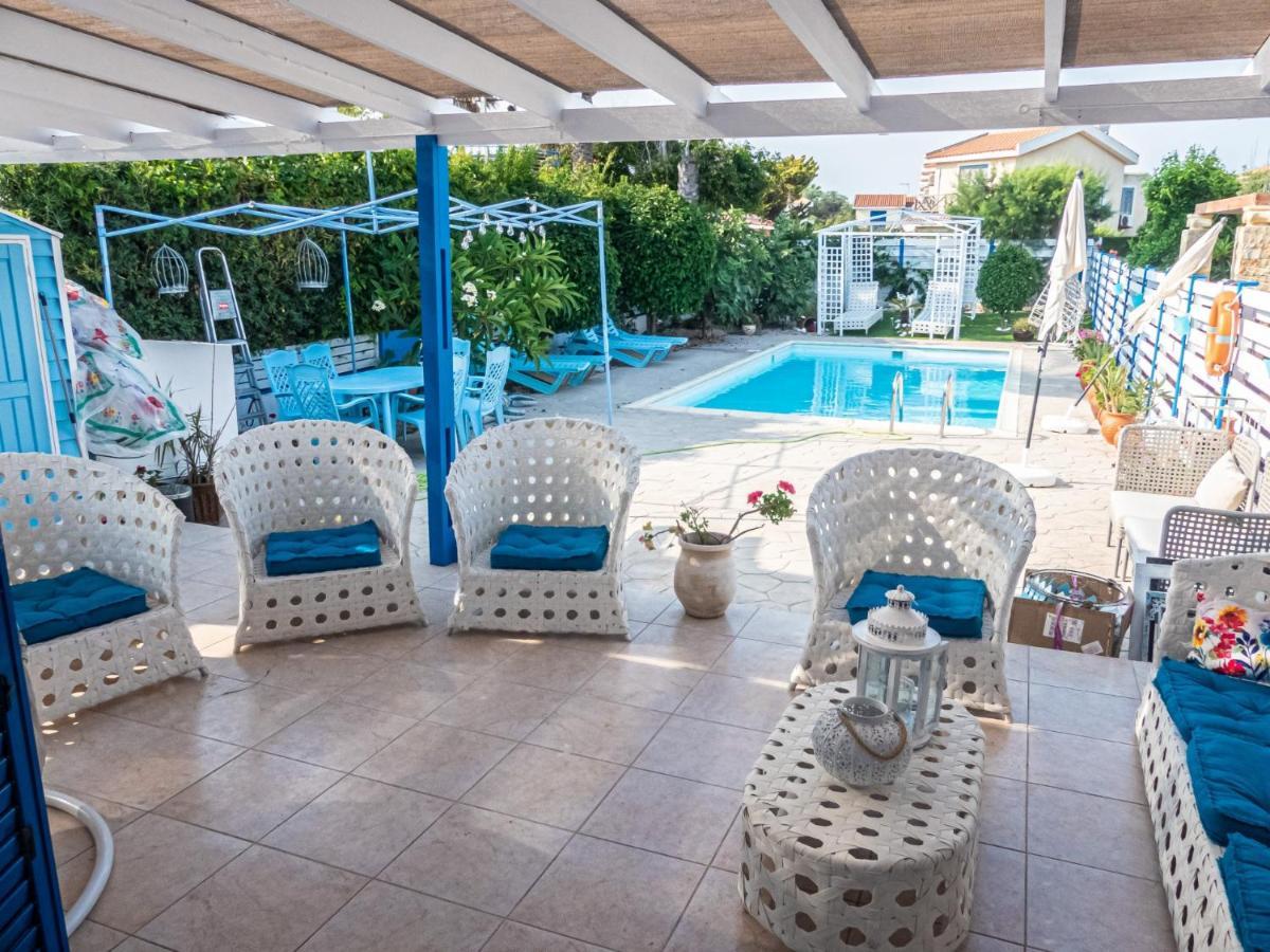 Greek Island Style 2 Bedroom Villa With Pool Next To The Sea Λάρνακα Εξωτερικό φωτογραφία