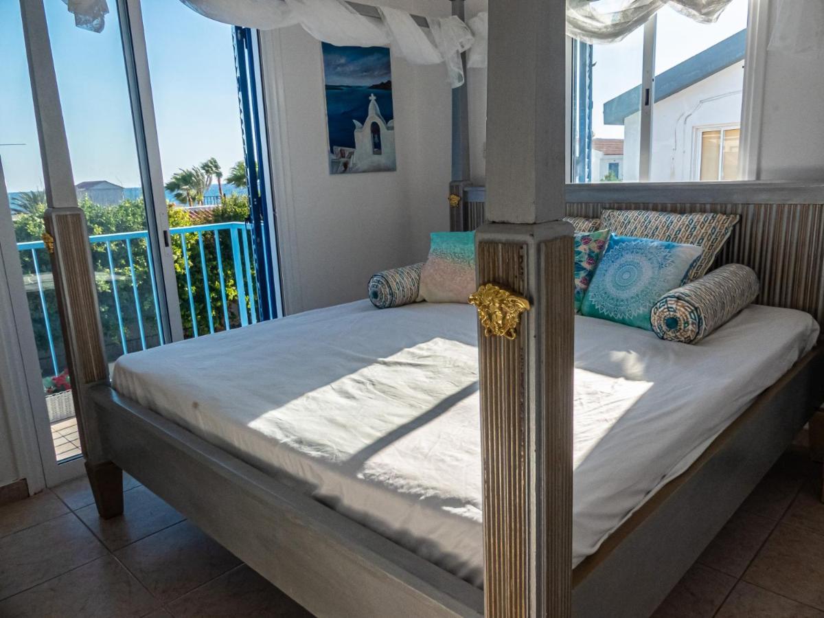 Greek Island Style 2 Bedroom Villa With Pool Next To The Sea Λάρνακα Εξωτερικό φωτογραφία