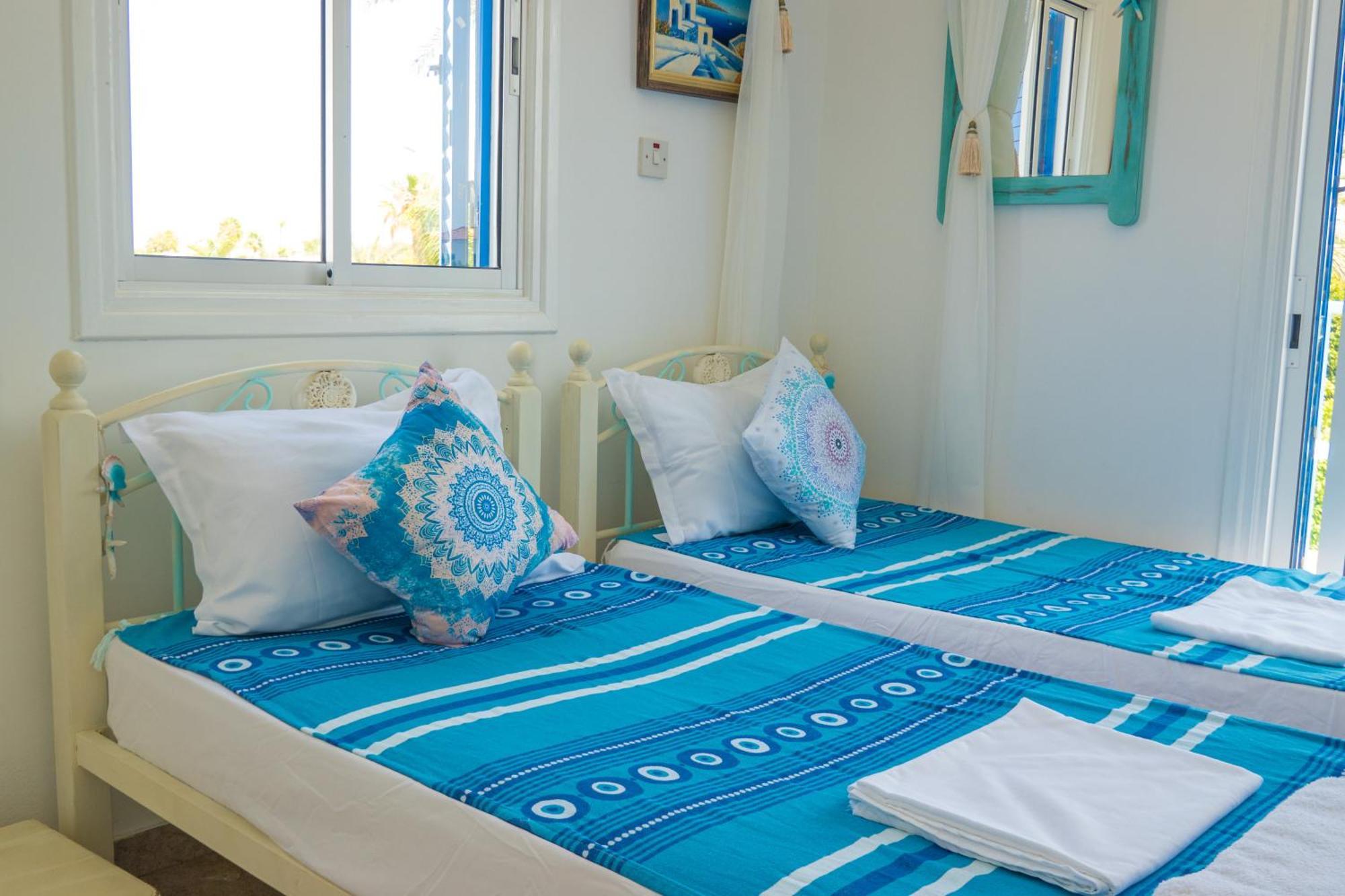 Greek Island Style 2 Bedroom Villa With Pool Next To The Sea Λάρνακα Εξωτερικό φωτογραφία